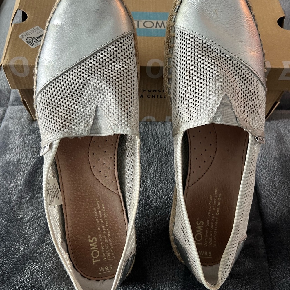 TOMS Women's Shimmering Silver Espadrilles